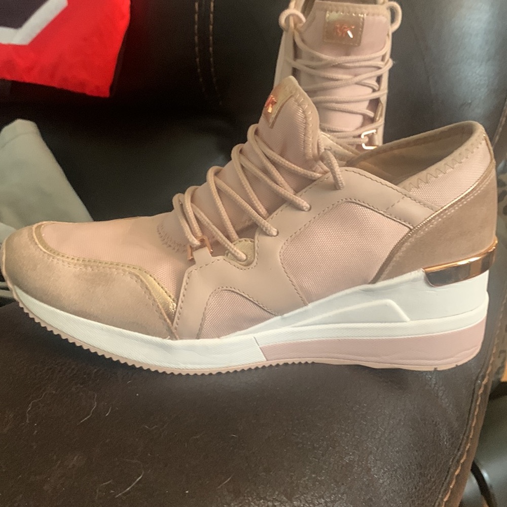 Michael Kors shoes - Picture 2 of 5